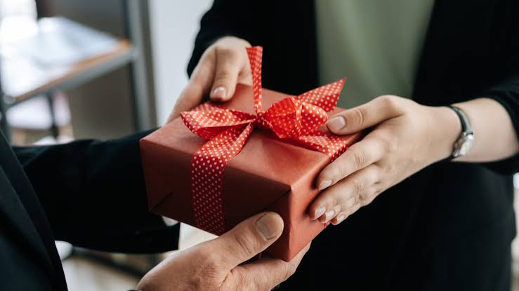 Employee Appreciation Gifts That Show Genuine Care
